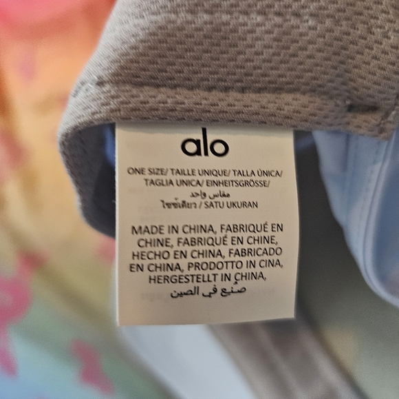 Alo Yoga Off-Duty Performance Hat - Picture 4 of 4